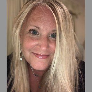 Meet your Posher, Jodi!